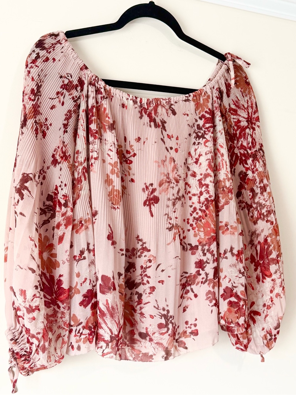 Wilfred Blush Pink Floral Off-Shoulder Peasant Top Aritzia - Picture 4 of 10